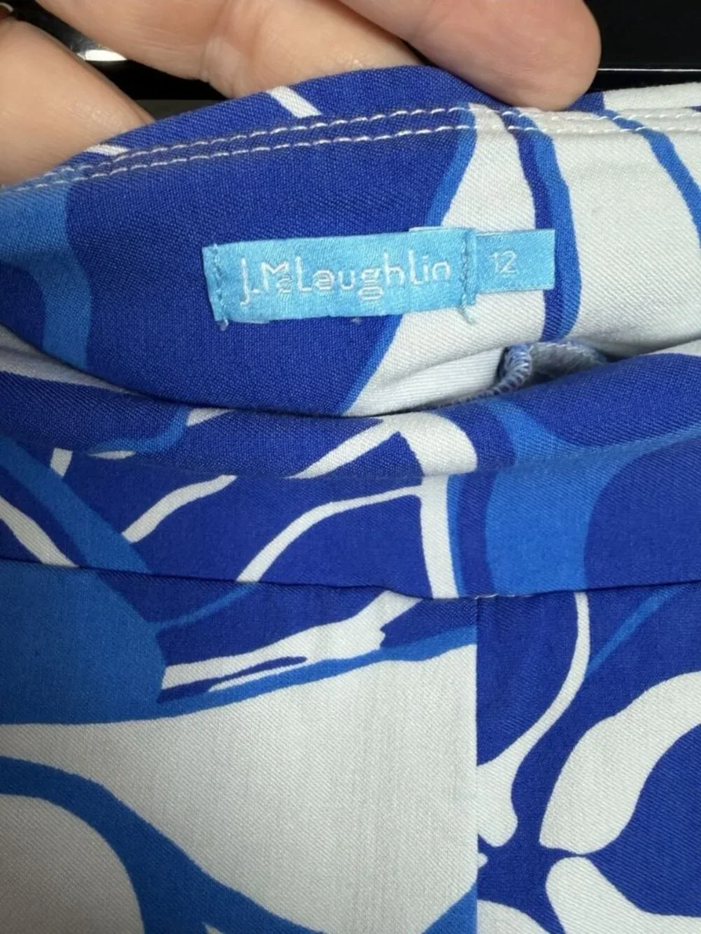 J. McLaughlin Masie Pull On Shorts Size 12 Blue Floral Hawaiian Vacation